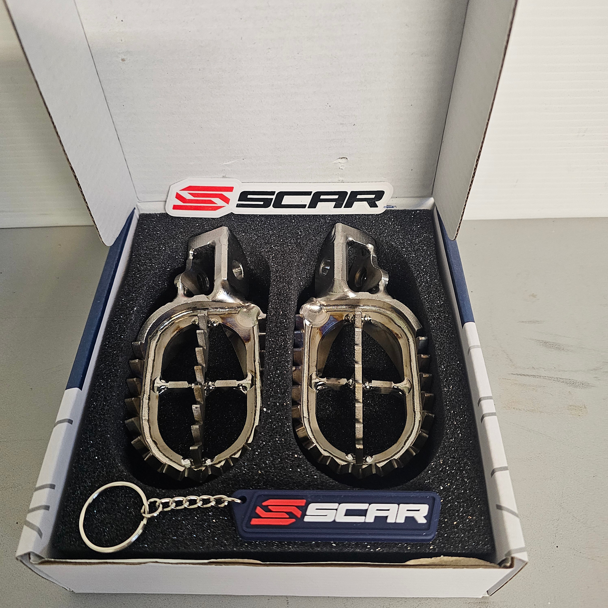 SCAR Titanium Footpegs Gripper CR125 250 CRF250 450